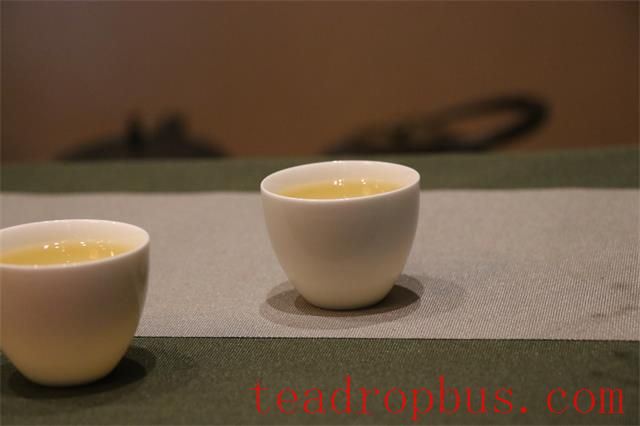 Heart Soothed by Tea Aroma: Finding Calm Amidst Life's Ups and Downs-3