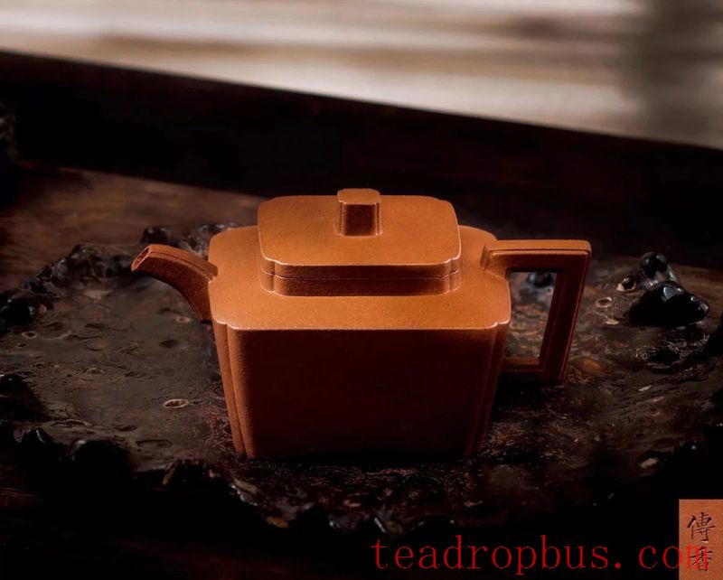 Proceed with Caution: Not All Old Purple Clay Teapots Are Valuable!-5