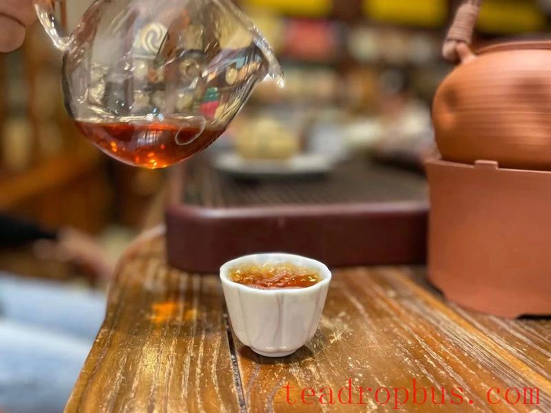 Aromatic and Sweet Tea, Brewed to Perfection-5