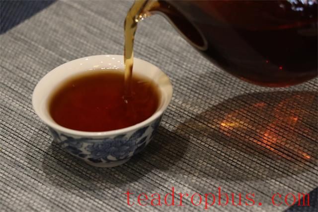 Puer Shou (Ripe) Tea: Its Gentle and Honest Nature Invites You to Savor Its Finer Qualities!-4
