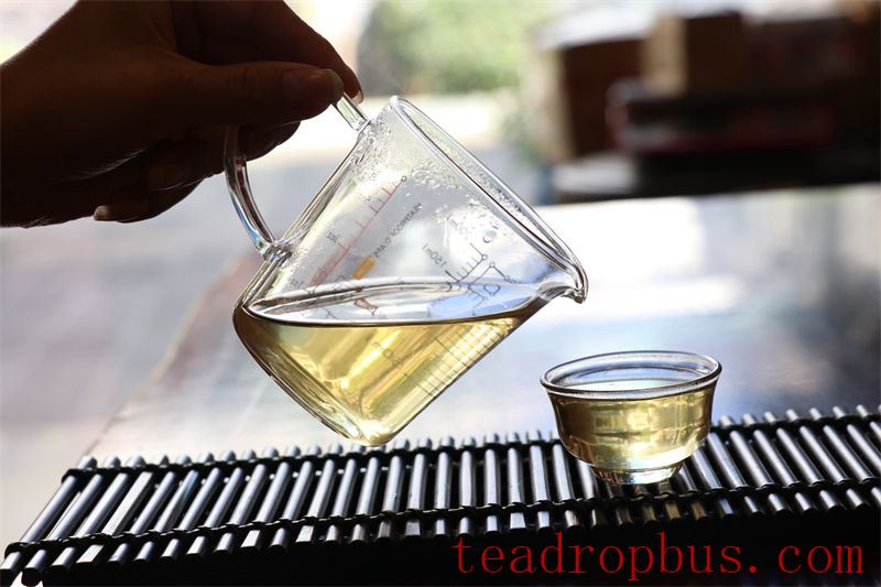 Six Key Facts about Drinking Tea in Spring-1
