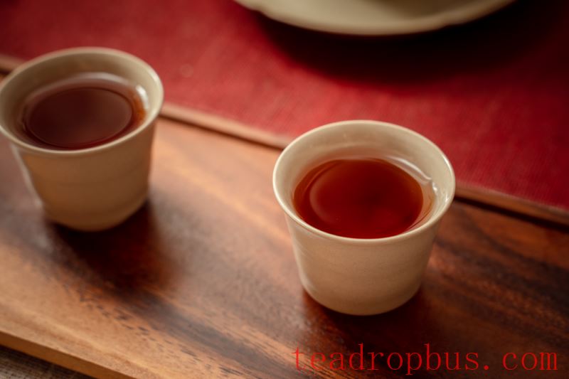 Which has a stronger stimulating effect, black tea or green tea?-2