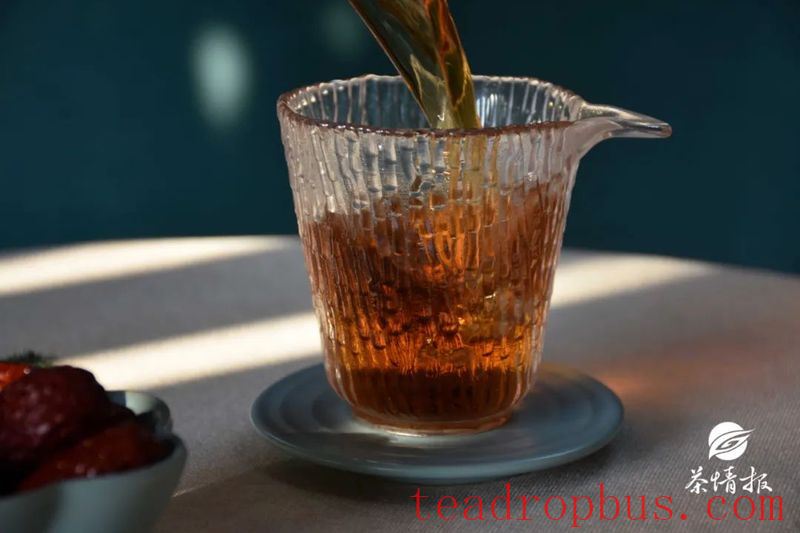 Why Drink Hot Tea in Summer?-3