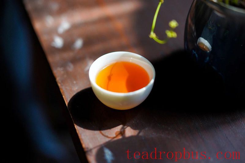 With Continuous Rain and High Humidity, What Tea Should You Drink?-2