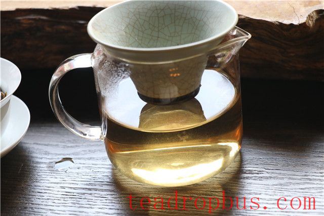 Why does my throat feel dry after drinking tea?-3