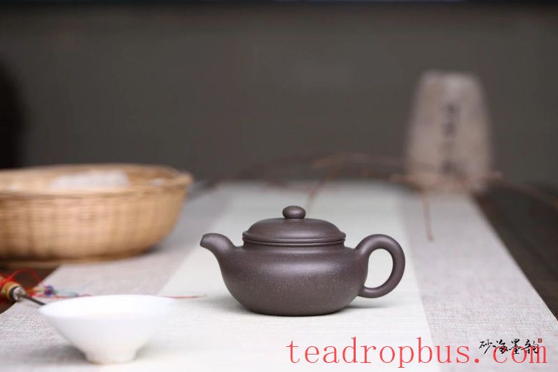 How to Determine if This Teapot is Genuine Purple Clay?-3
