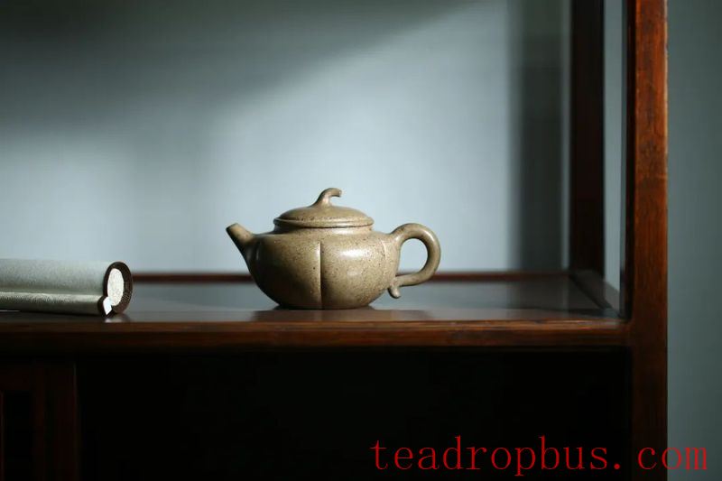 Does more expensive tea produce a better patina on a purple clay teapot?-3