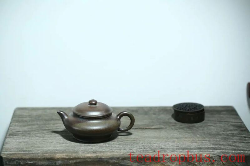 What Tea is Suitable for a Purple Clay Pot? Does the Shape and Size Matter?-2