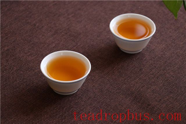 The Benefits and Effects of Fengqing Yunnan Black Tea-2