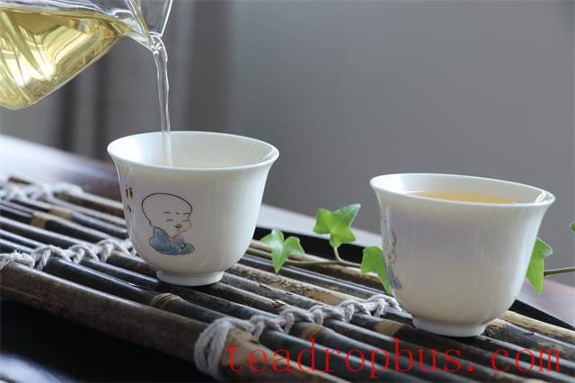 Faint as Tea, Clear as Water: A Reflection on Life and Sentiment-3