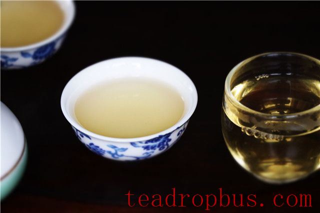 A Few Methods to Appreciate the Aroma of Pu'er Tea-1