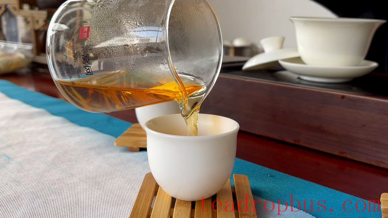 Taste of Dian Hong Tea, How to Brew Dian Hong Gongfu Black Tea for Best Flavor-9