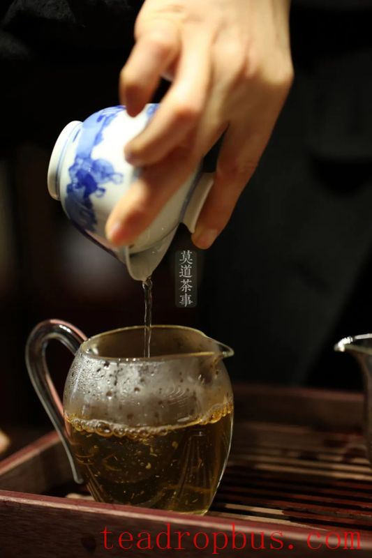 A Cup of Clear Tea, Savoring the Simple Joys of Life-3