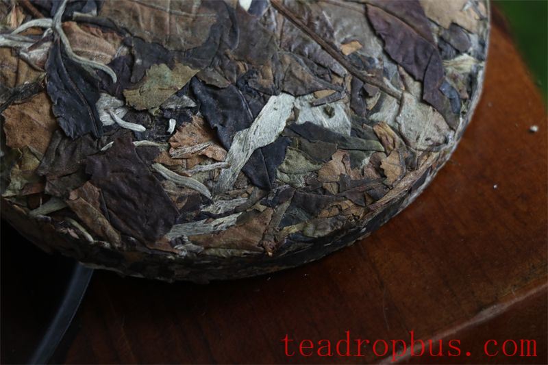Creative Pairings for Brewing Aged White Tea in Winter-2