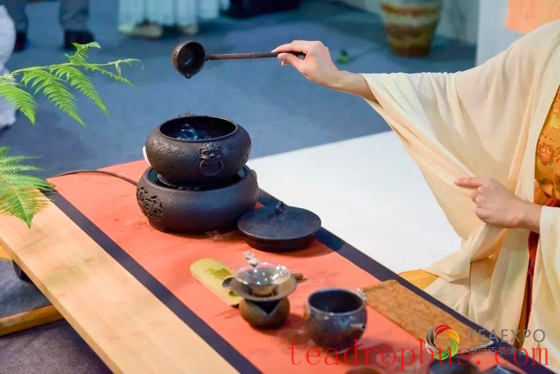Things You Might Not Know About Drinking Tea in Autumn and Winter-3
