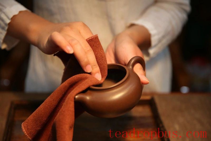 Nurturing a Zisha Teapot Should Not Pursue Speed; Unhealthy Use Can Be Extremely Harmful!-3