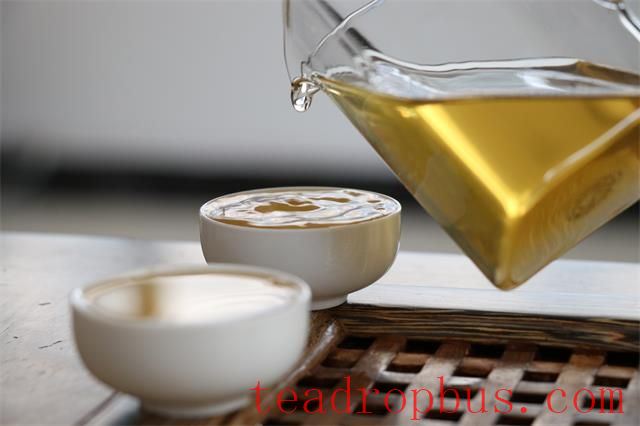 Contemplation in Tea: Savoring Life in Solitude-3