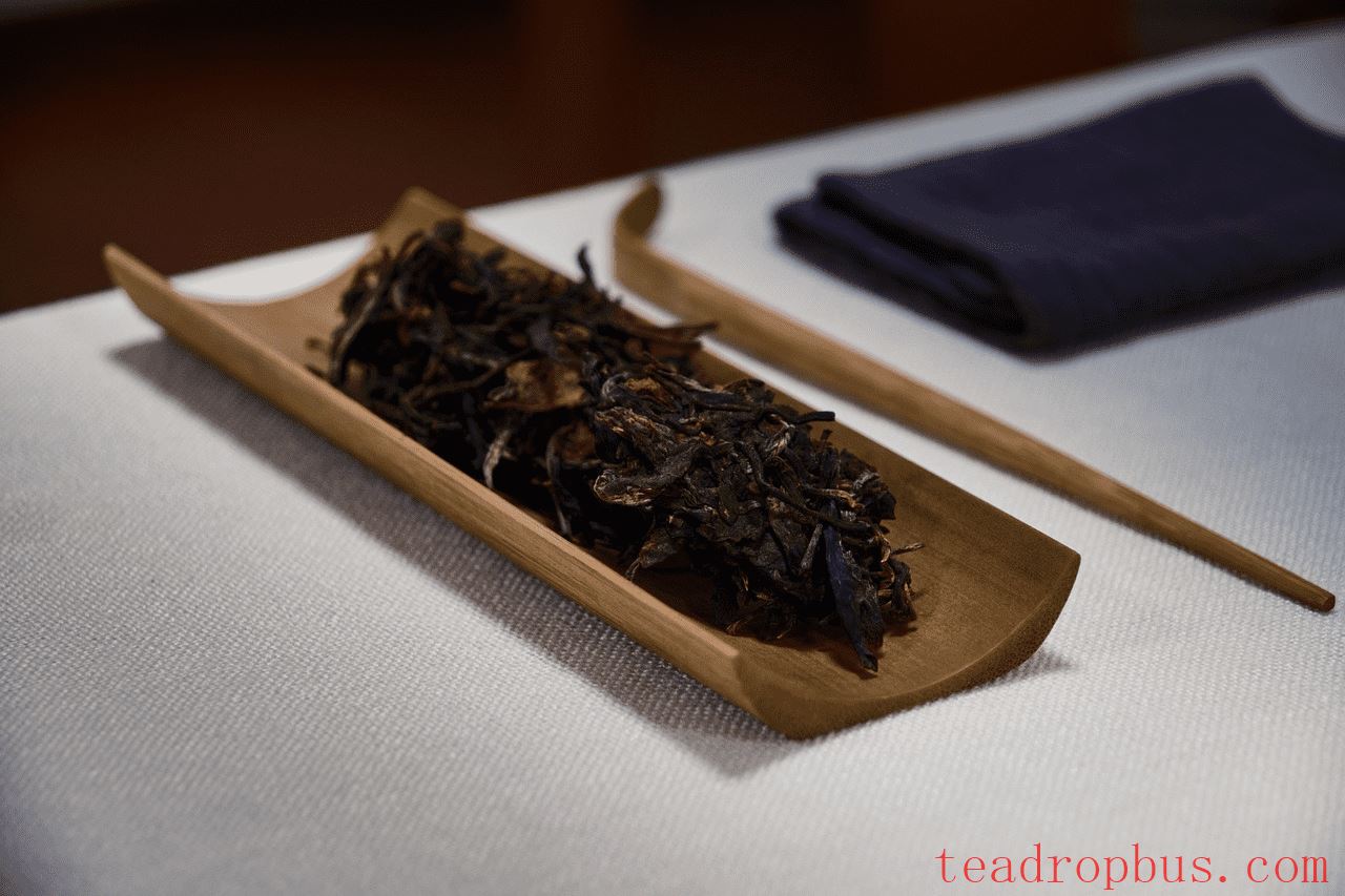 How to Properly Brew Raw Pu'er Tea? The Correct Way to Experience the Aged Aroma-2