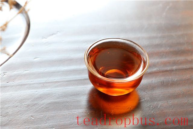 Brewing Steps for Xiaoxinggan Pu'er Tea-5
