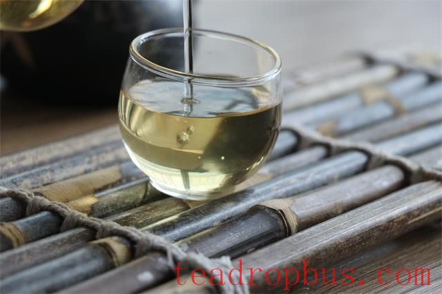 The growth of a person is like tea, where the bitterness fades away.-1