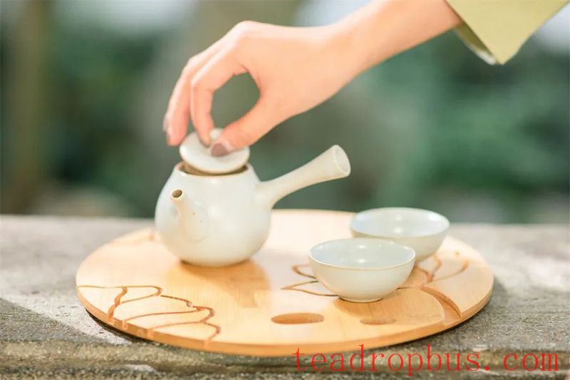These Uncommon Tea Utensils Add a Touch of Ceremony to Your Tea Time-1