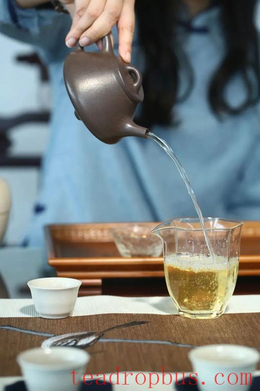 What Tea Should You Drink During the Dog Days of Summer? And What Kind of Teapot Matches Best?-8