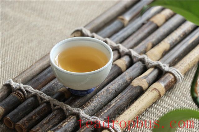 Why You Should Not Take Medications with Tea-3