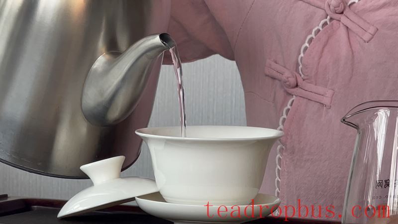 Pay Attention to Four Details for Better-Tasting Tea-1