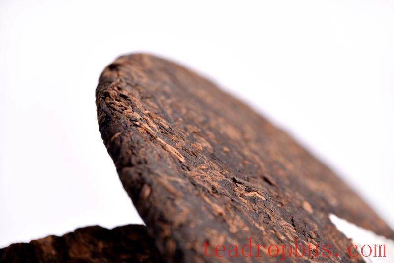 Which is More Suitable for Long-Term Storage: Sheng Pu'er or Shou Pu'er?-3