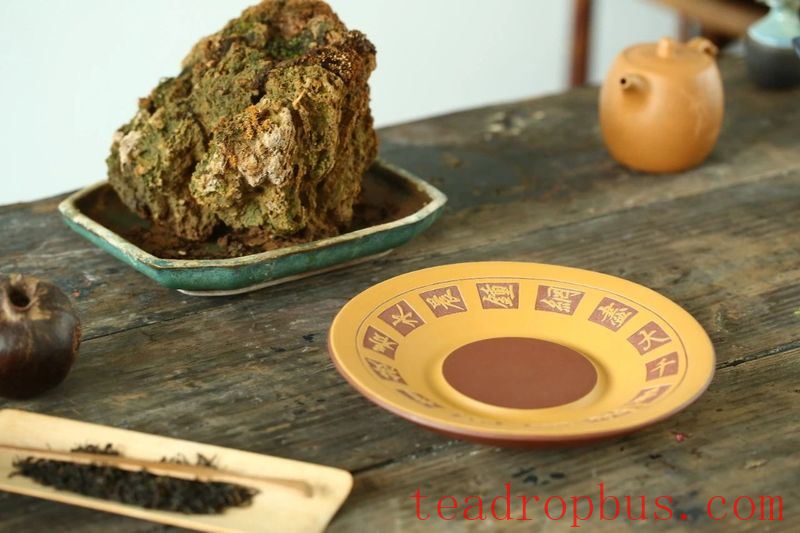 What Items Do Connoisseurs Have on Their Tea Tables?-8