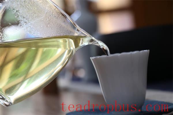 How Suitable is Summer for Tea Drinking? The Benefits Are More Than You Can Imagine!-5
