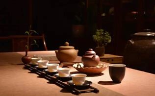 Four Unscientific Methods of Nourishing a Teapot-1