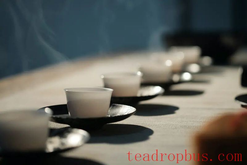 A Good Tea Requires Slow Savoring, Why Do We Take Three Sips When Tasting Tea?-4