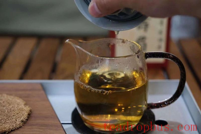 Brewing Tea on a Rainy Day: Tips and Tricks to Remember!-3