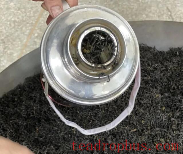 Is Old Liubao Tea Better After Steeping Overnight? How to Steep Liubao Tea?-2