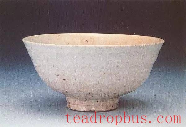Experiencing the Beauty of a Tea Bowl in a Cup of Tea-2
