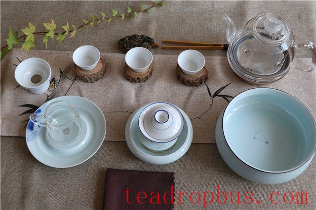 The Delicacies of Drinking Tea with a Gaiwan-1