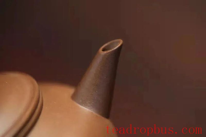 Selecting a Purple Clay Teapot: What Makes Good Spout Drainage?-2