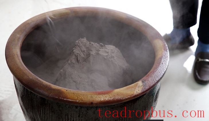 Can a broken Yixing clay teapot be ground into powder and remade into clay?-7