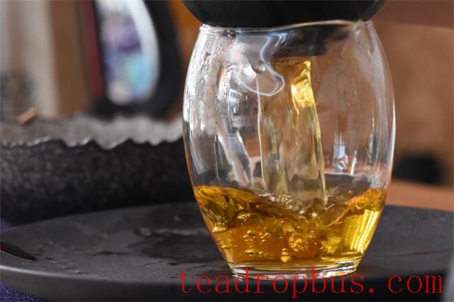 Should the first infusion of Dian Hong tea be discarded?-2