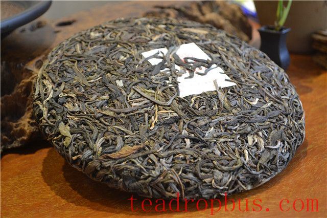 Airing the Tea: An Essential Step for True Taste in Aged Pu'er Tea-2