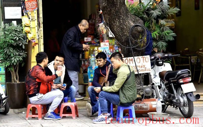The Serious and Leisurely Tea Drinking in Vietnam-4