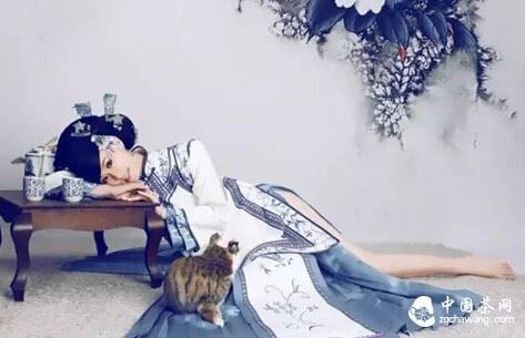 The Elegance of Blue and White Porcelain, Outshining the Colors of Spring-3-ChinaTeaGuru: Exploring Chinese Tea Culture and Kung Fu Tea - Tea Art, Tea Ceremony, Tea Knowledge The Elegance of Blue and White Porcelain, Outshining the Colors of Spring-3