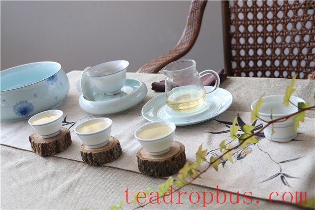 What is the appropriate water-to-tea ratio for raw Pu'er?-4