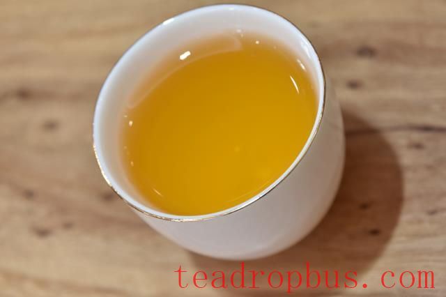 How to Brew Yunnan Mei Zhan Black Tea for Optimal Flavor-4