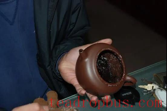 Purple Clay Trivia: Can't Remove the Tea Stains in Your Purple Clay Teapot? The Method Matters!-1