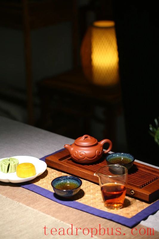 What Items Do Connoisseurs Have on Their Tea Tables?-6