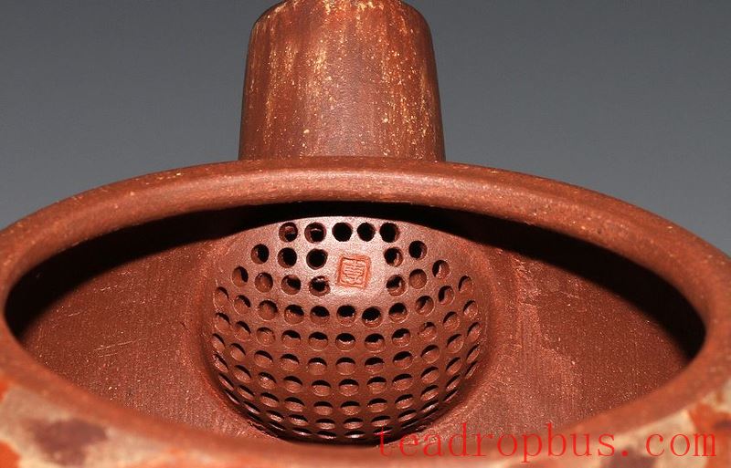 Selecting a Purple Clay Teapot: What Makes Good Spout Drainage?-8
