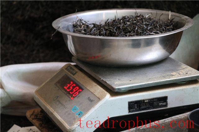 How is Pu'er Tea Made into Cakes? It's Not Just by Stone Mill!-1