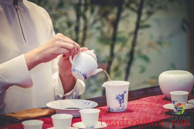 Sweet Potato Aroma? Pine Smoke Aroma? This Article Helps You Understand the Aromas of Black Tea-1
